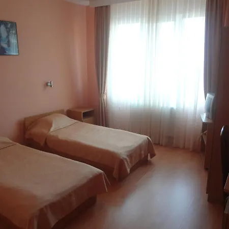 Paradise Hotel 3*